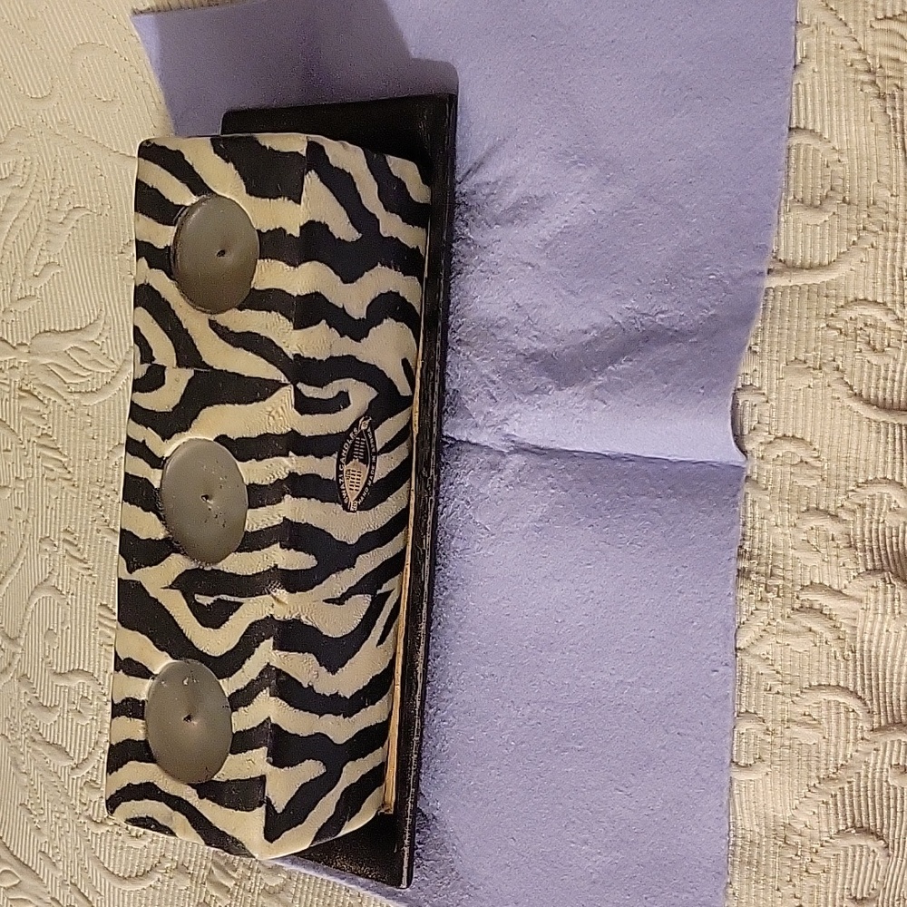 Black & White Swazi Candle With Base